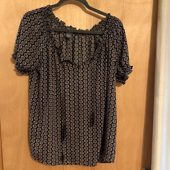 Short sleeved peasant blouse by Chelsea & Theodore - Picture 1 of 1